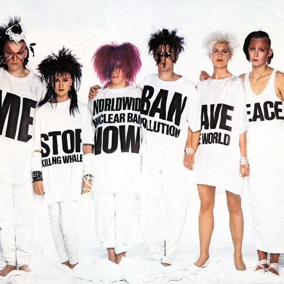 New Katherine Hamnett Silver Leather Zipped Pouch - Picture 5 of 5